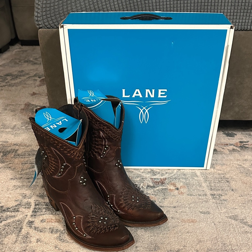 Lane NEW Brown Cossette Bootie 9